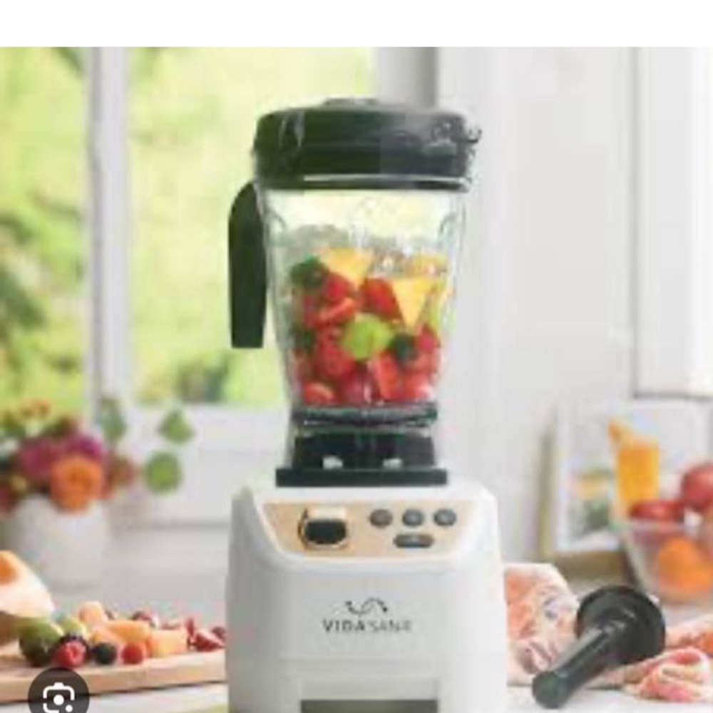 Vida Sana White Blender with Black Lid